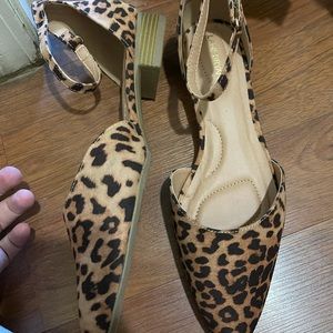 Cheetah print size 12 flat